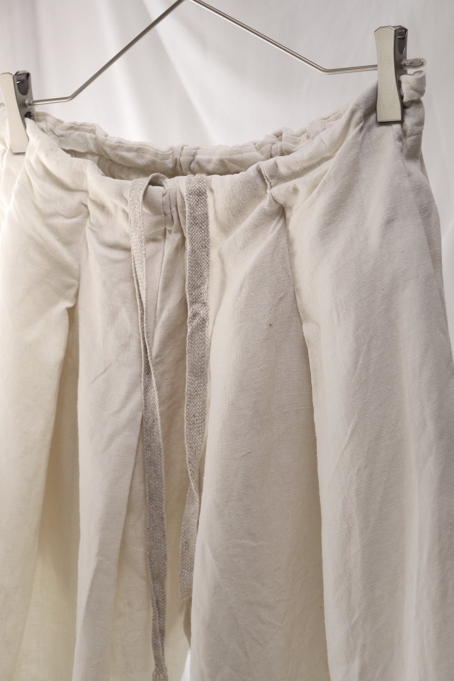 wide easy trousers