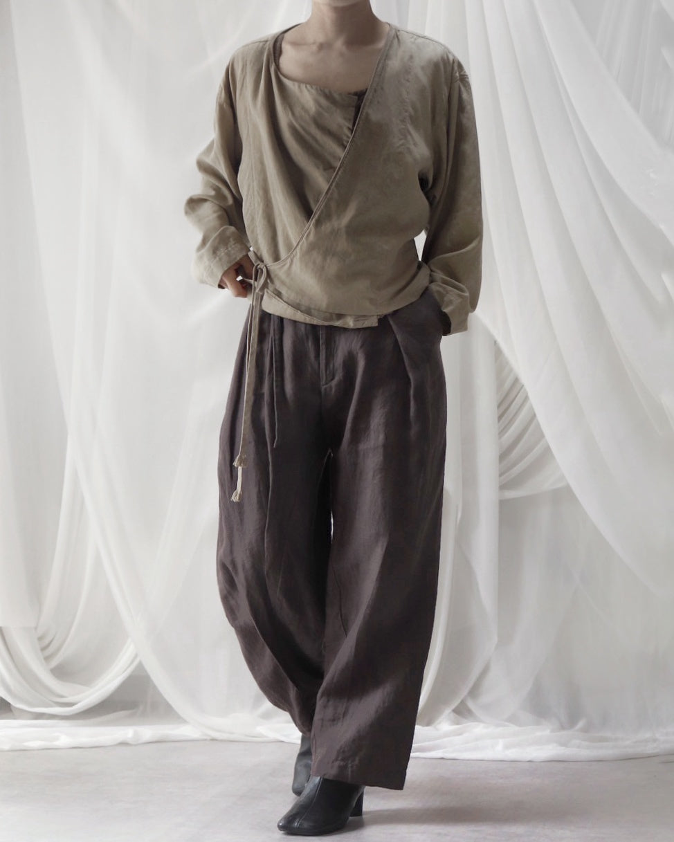 tuck tapered trousers