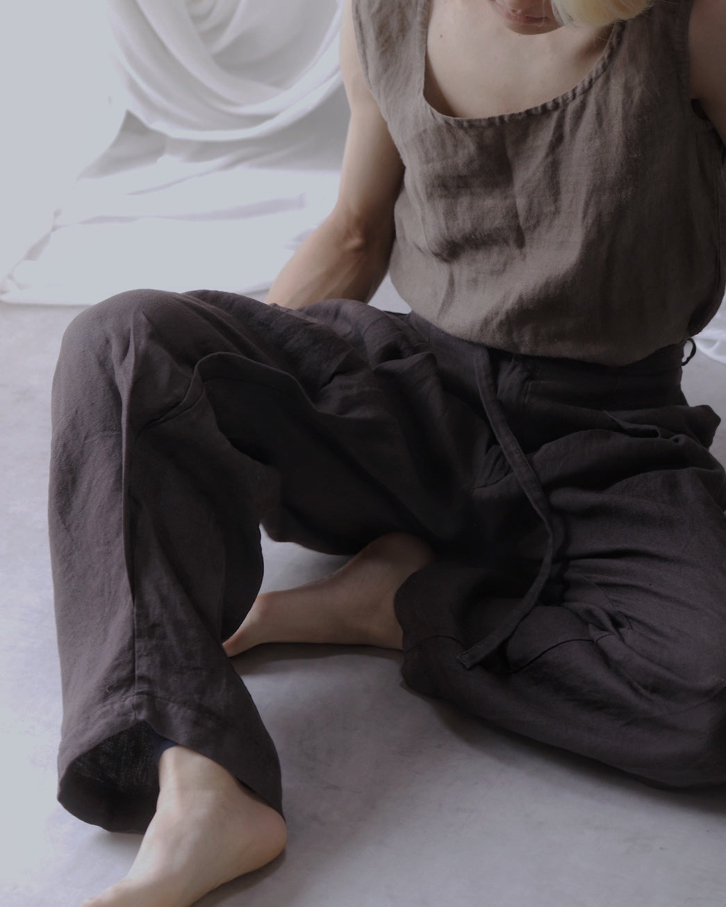tuck tapered trousers