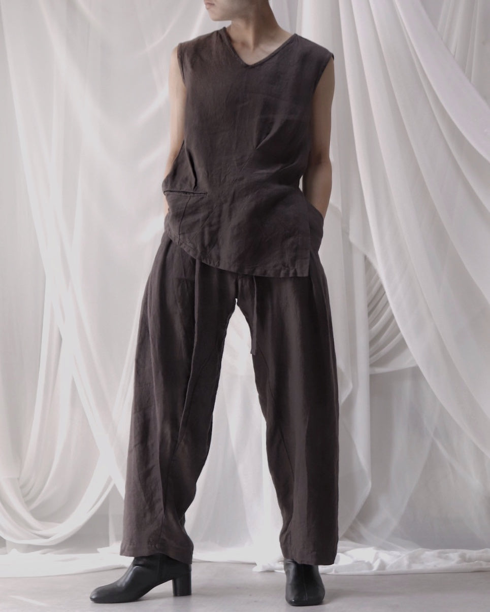 tuck tapered trousers