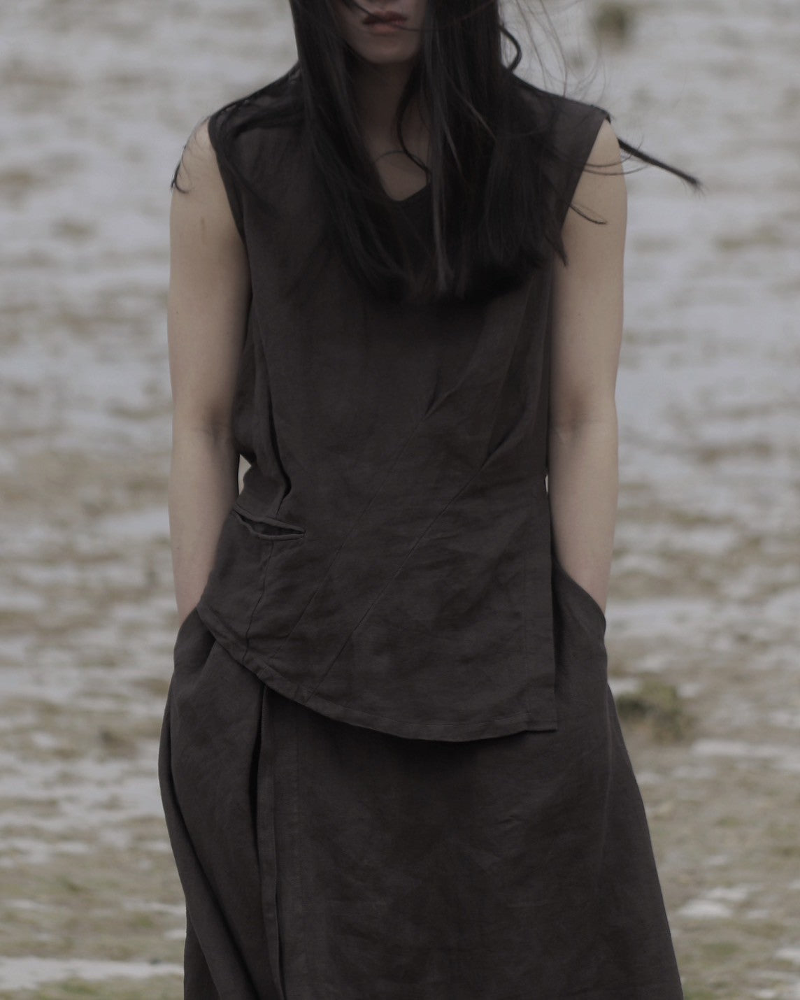 tuck sleeveless shirts