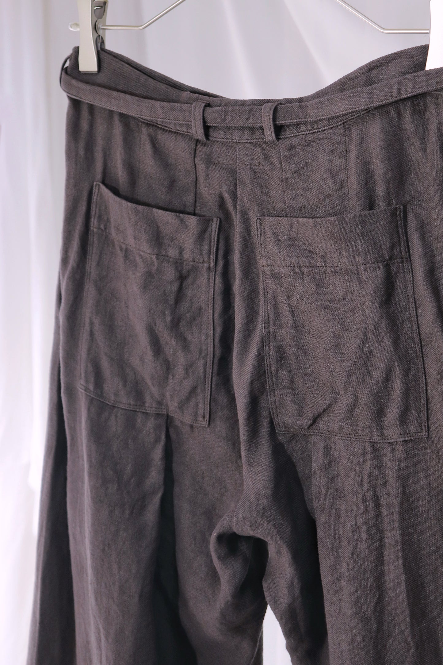 tuck tapered trousers