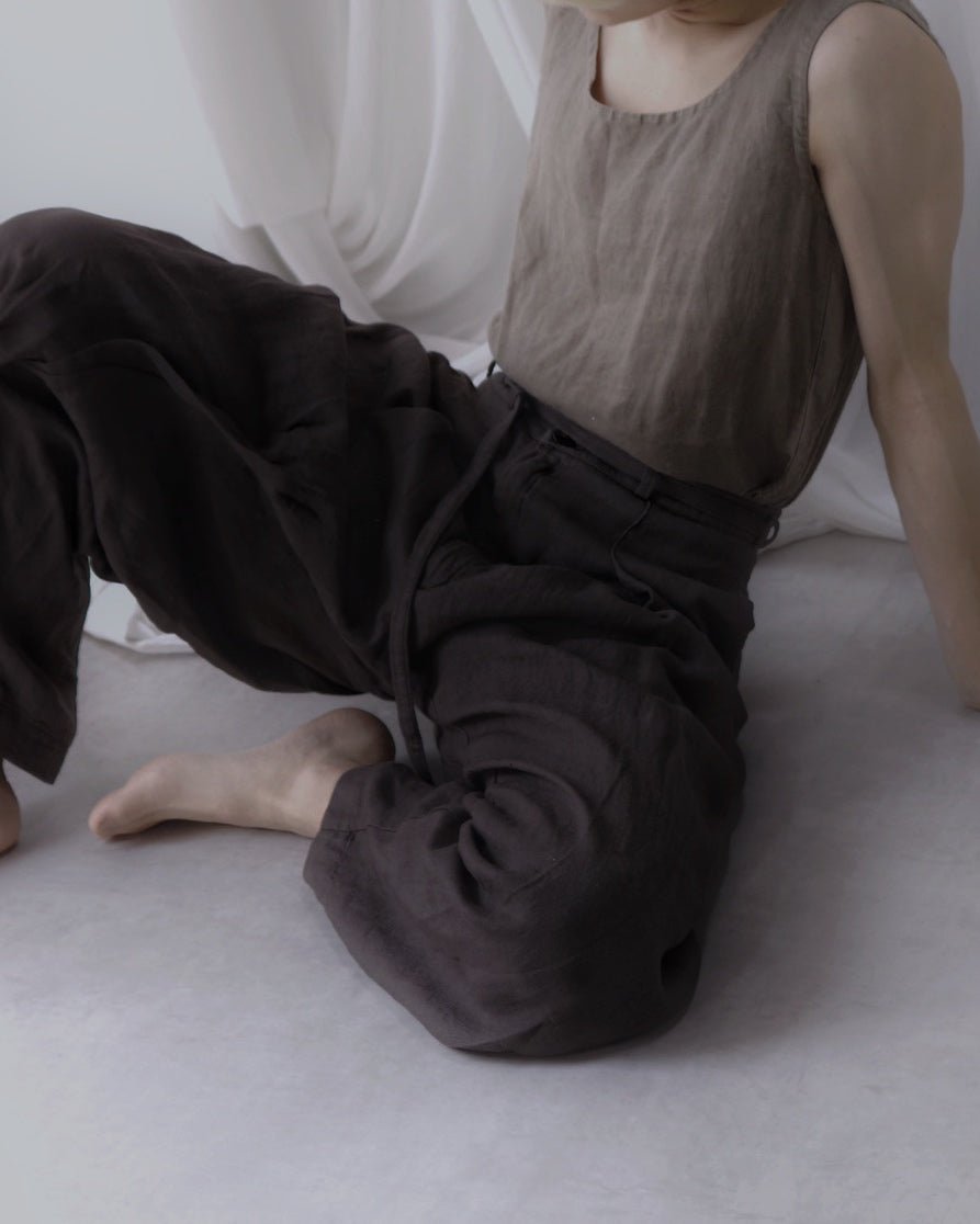 tuck tapered trousers