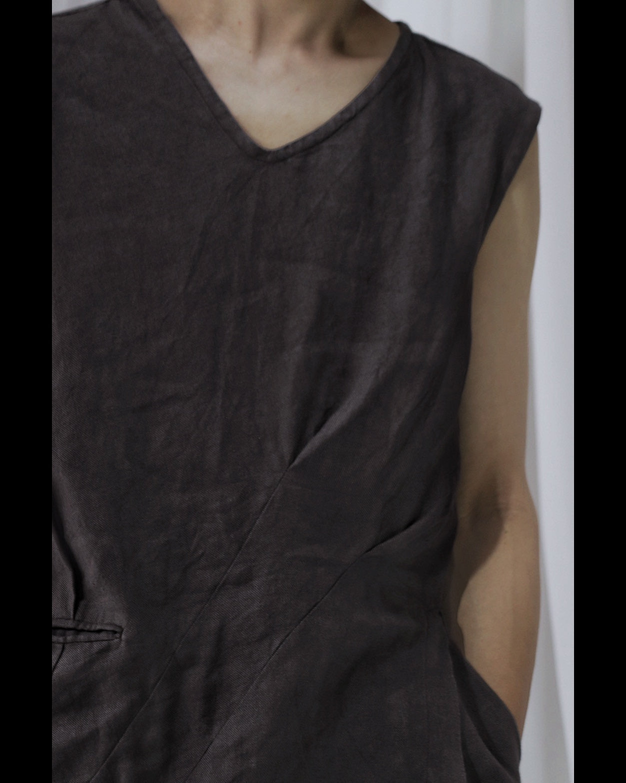 tuck sleeveless shirts