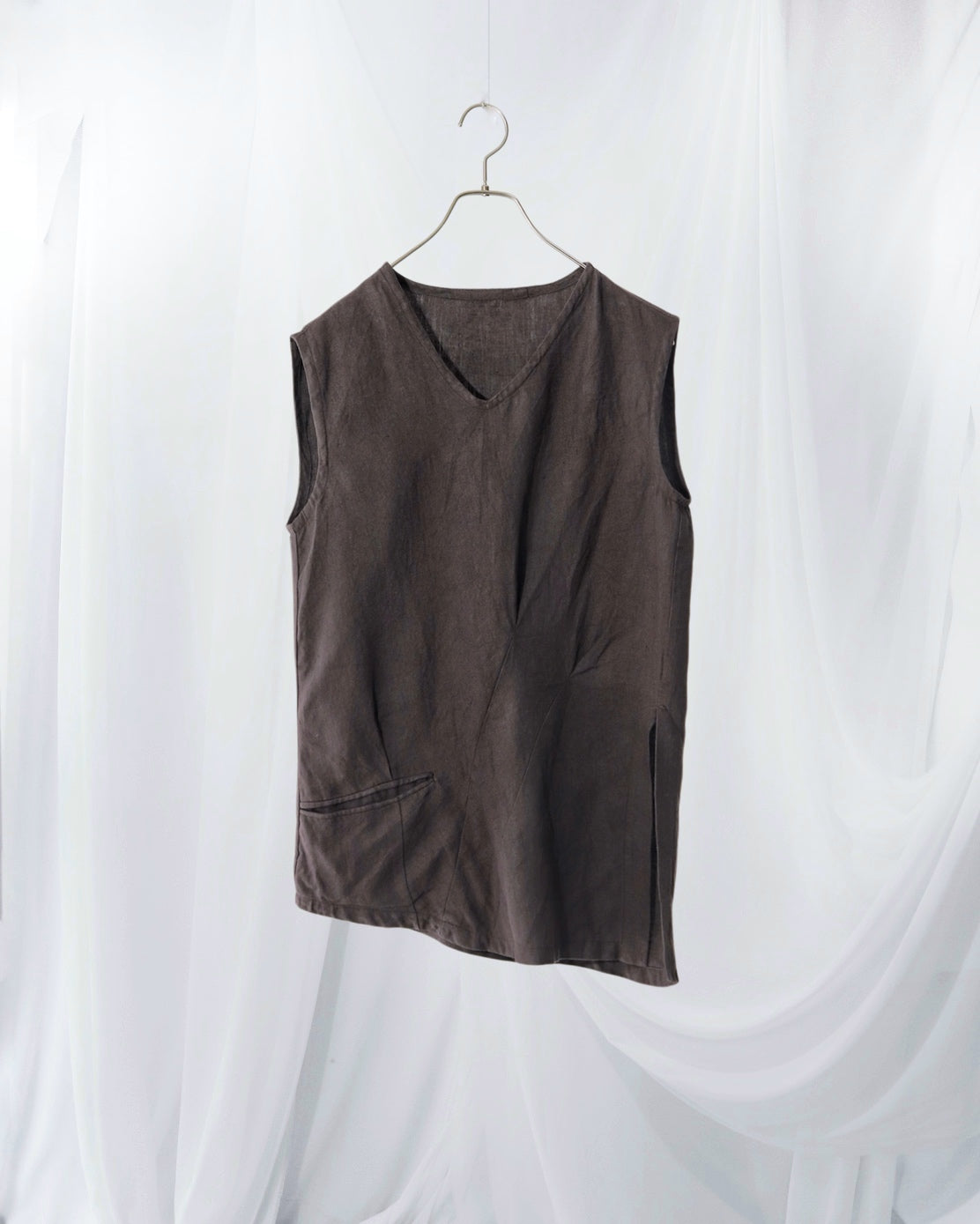 tuck sleeveless shirts