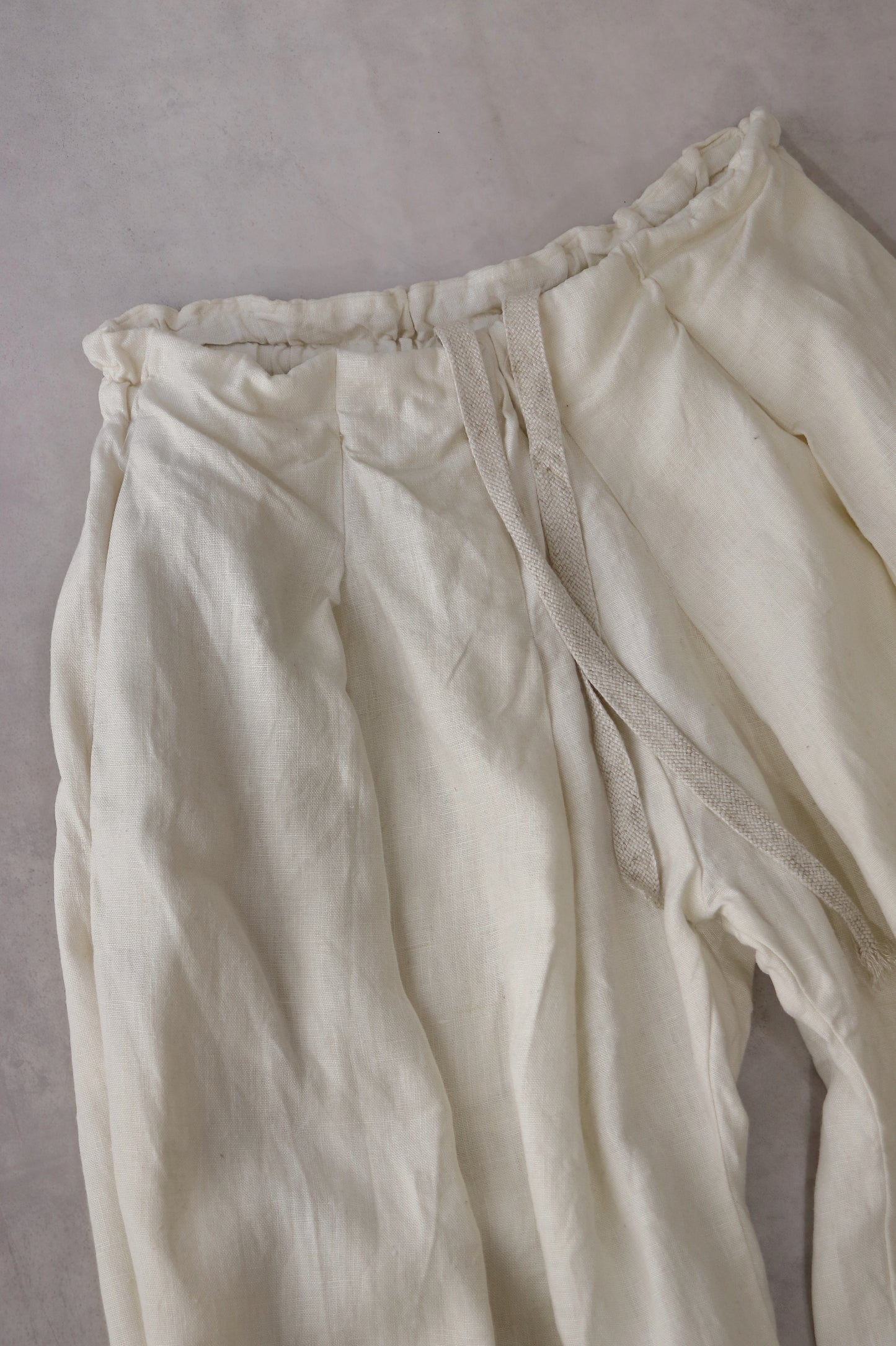 wide easy trousers