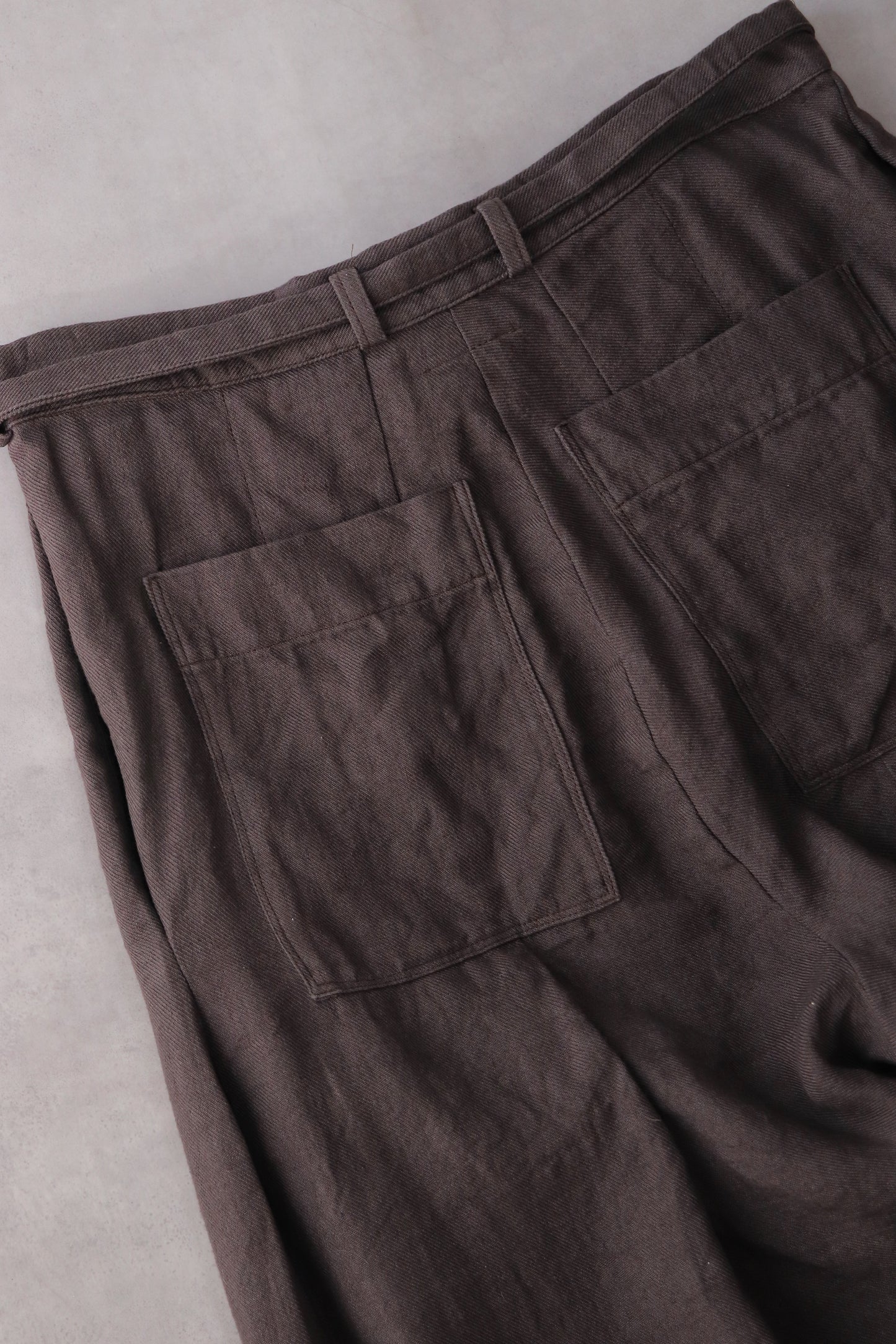 tuck tapered trousers