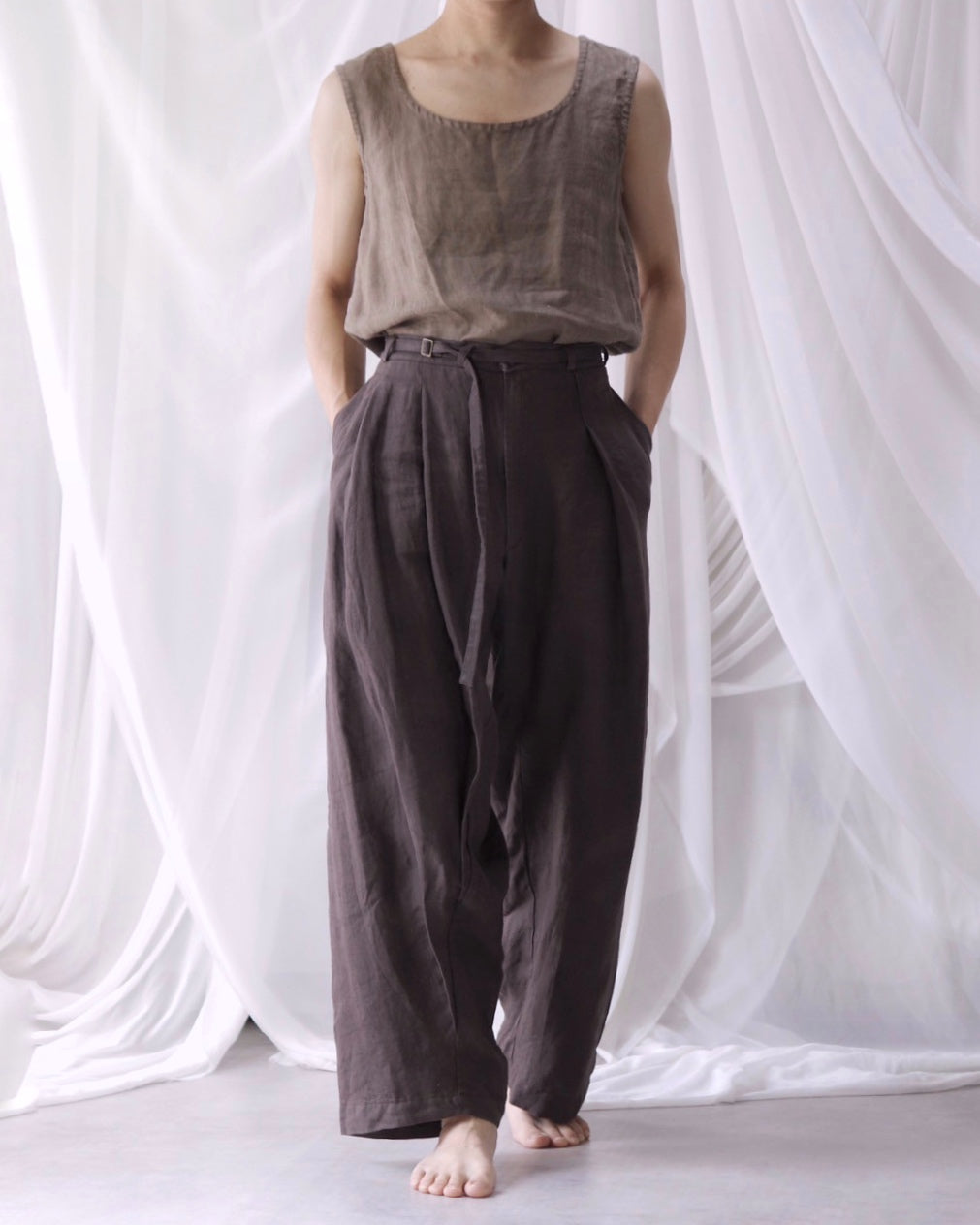 tuck tapered trousers