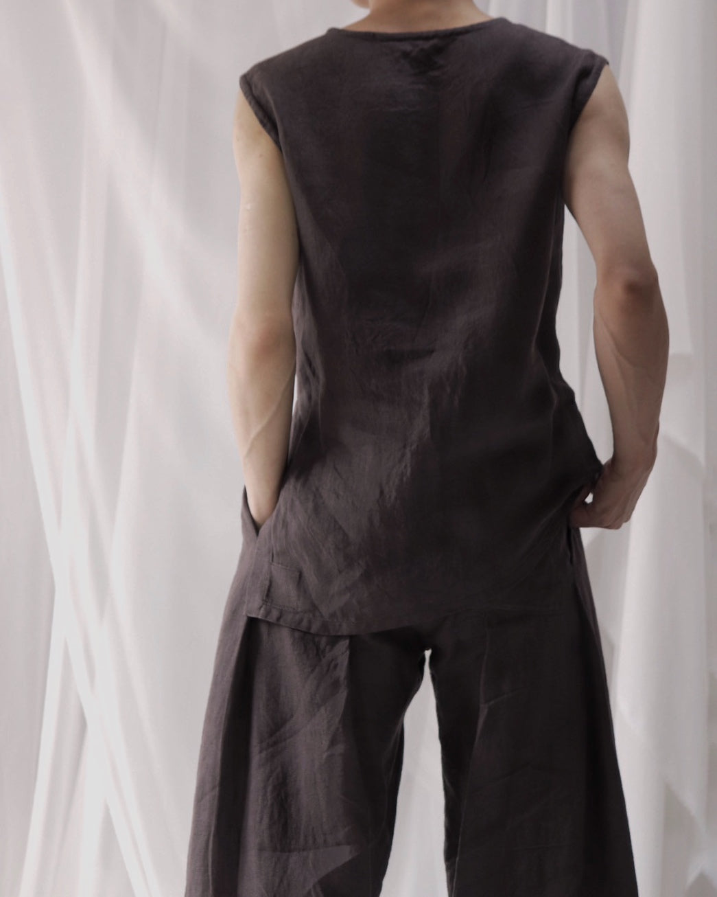 tuck sleeveless shirts