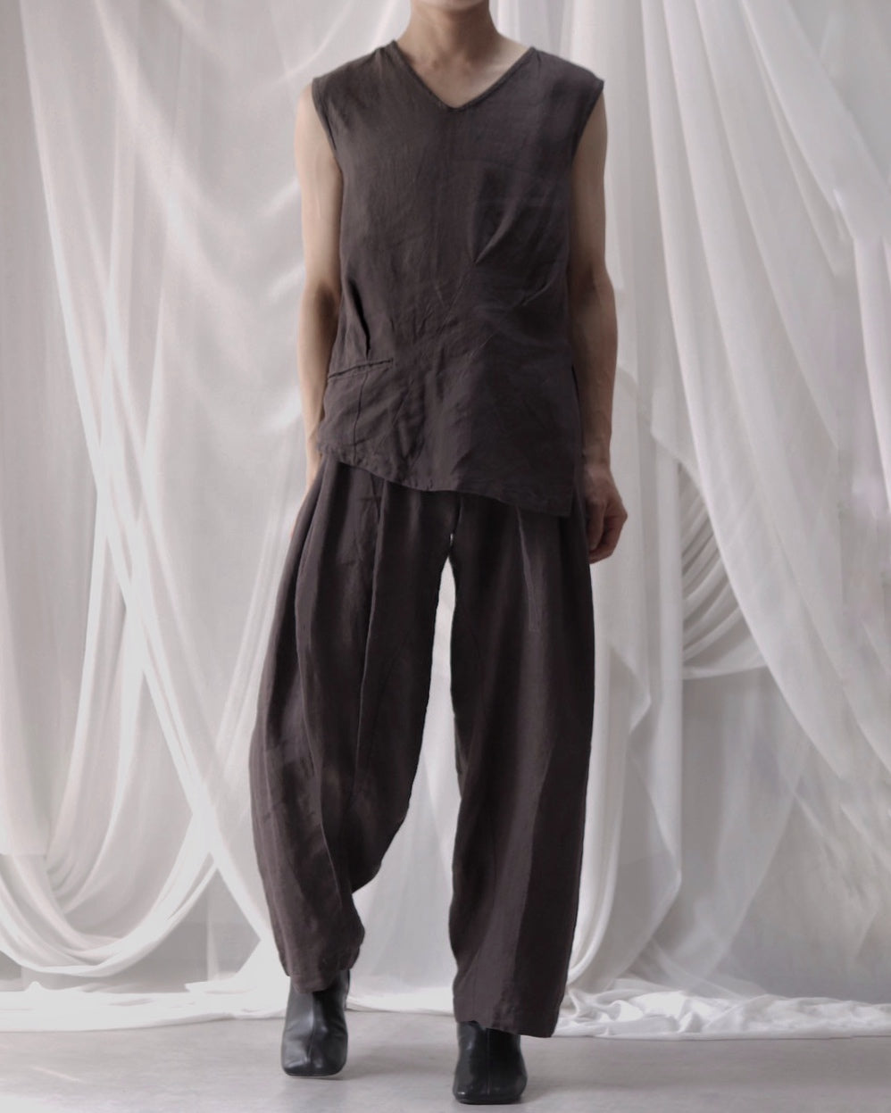 tuck tapered trousers