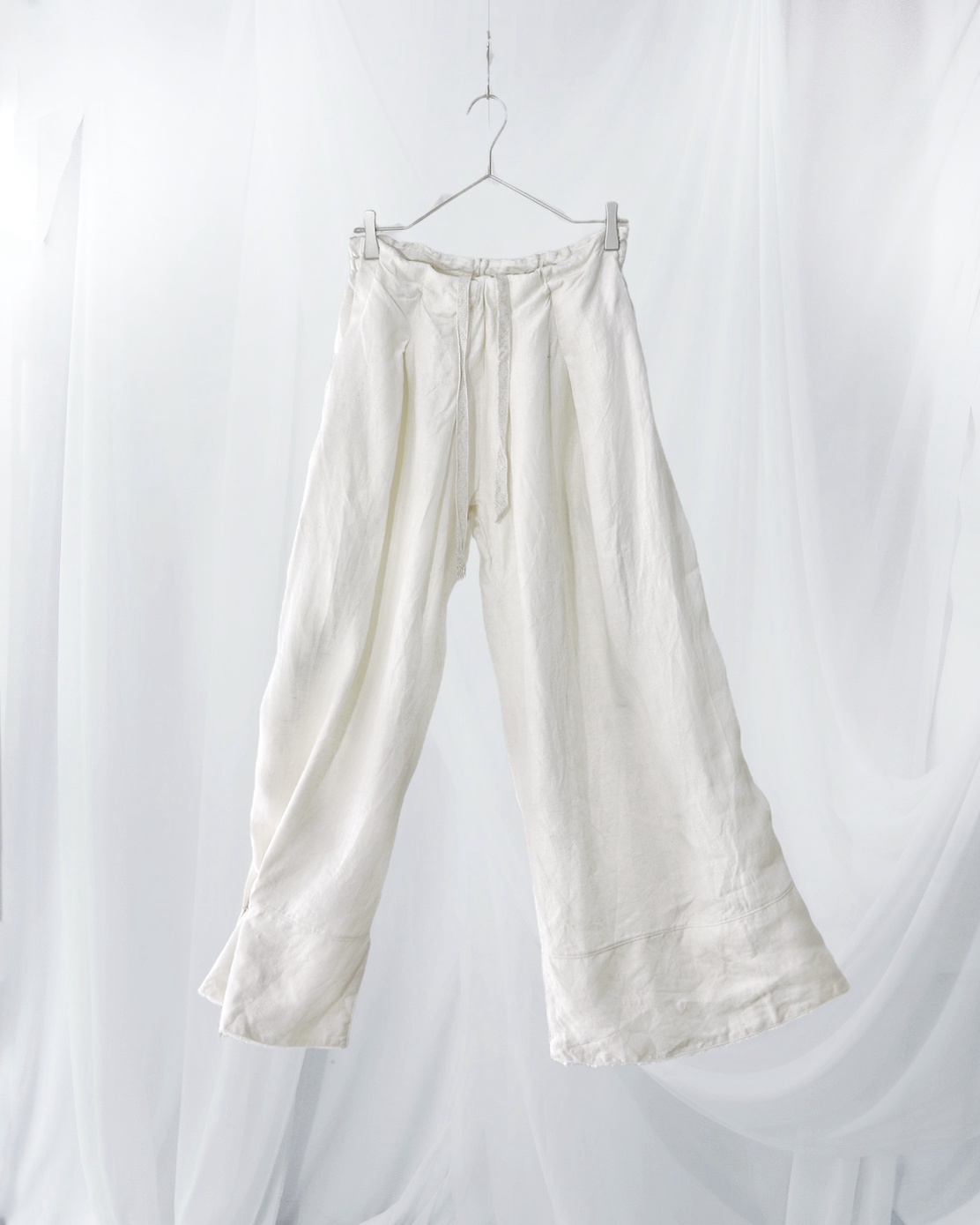 wide easy trousers