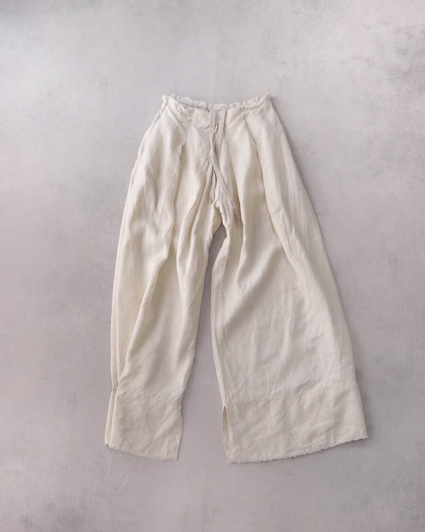wide easy trousers