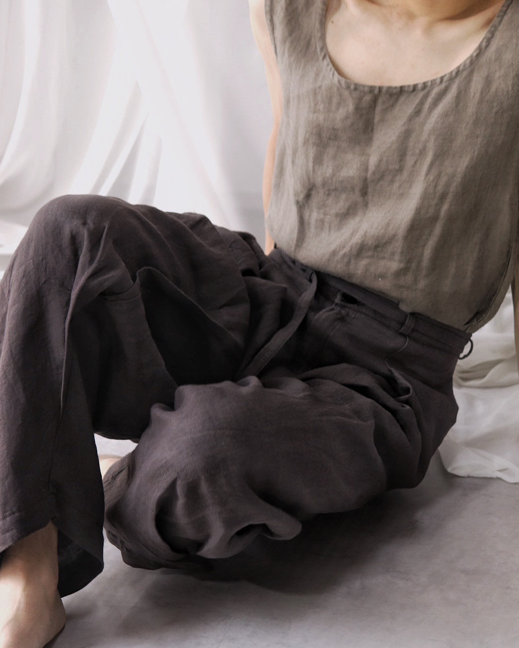 tuck tapered trousers