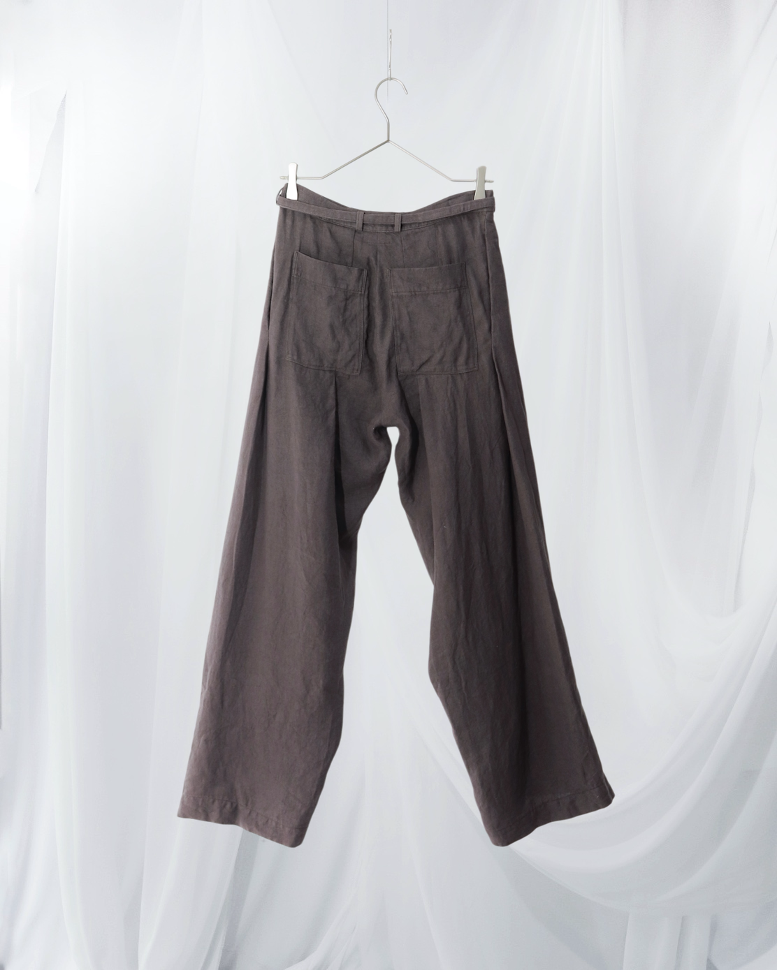 tuck tapered trousers
