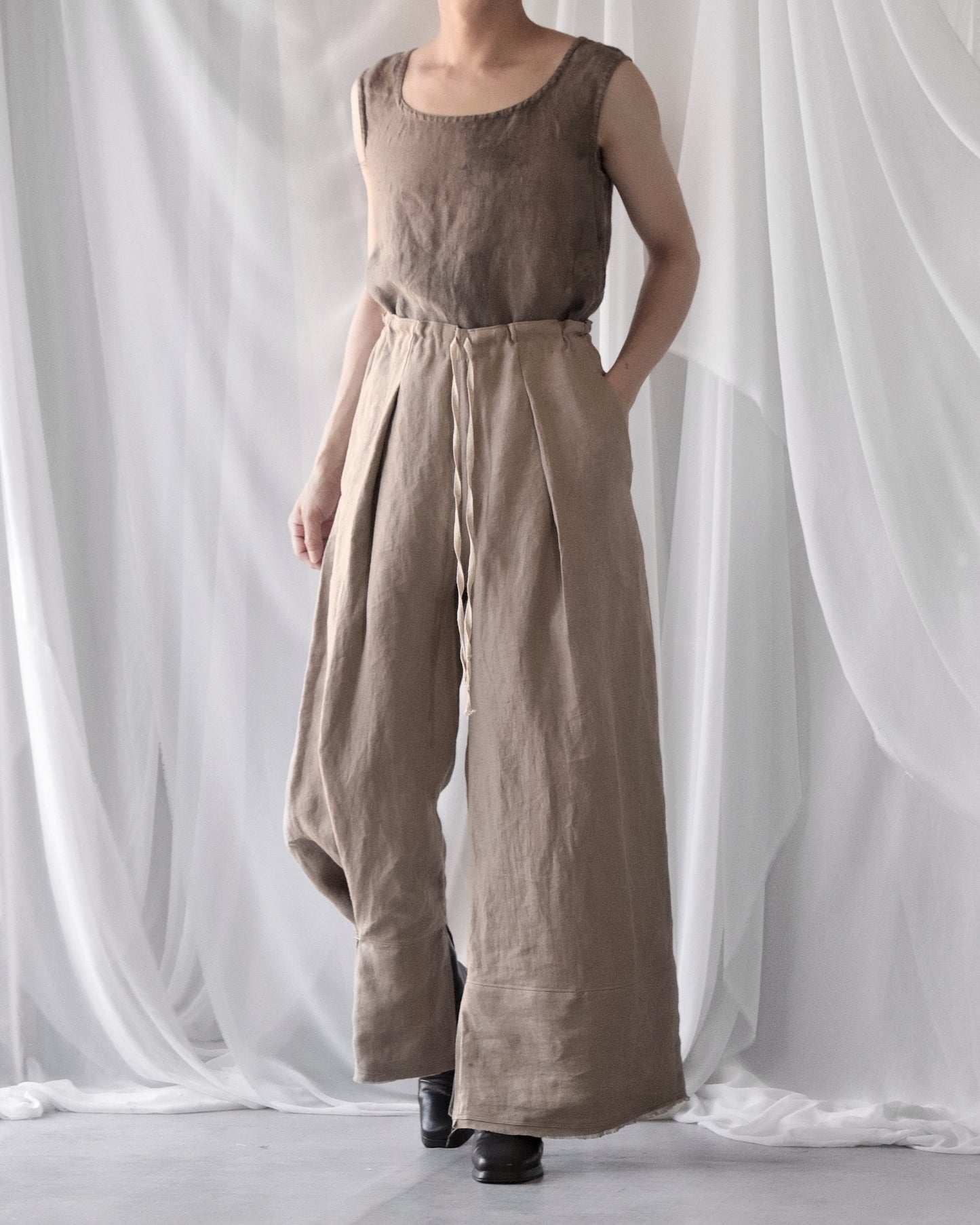 wide easy trousers
