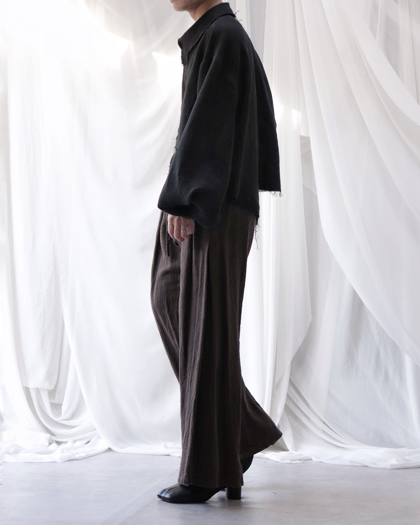 cut off flare sleeve shirt/black