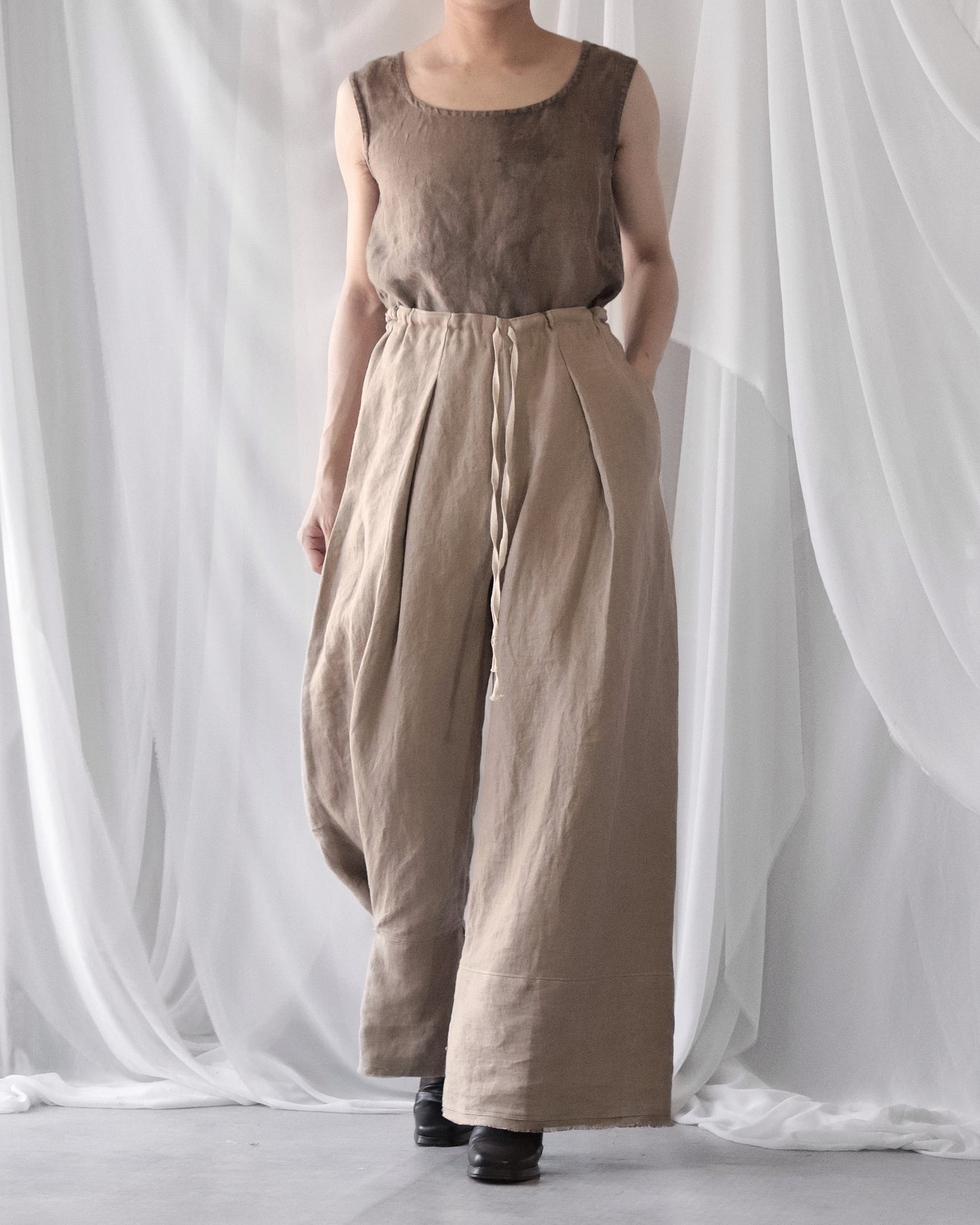 wide easy trousers