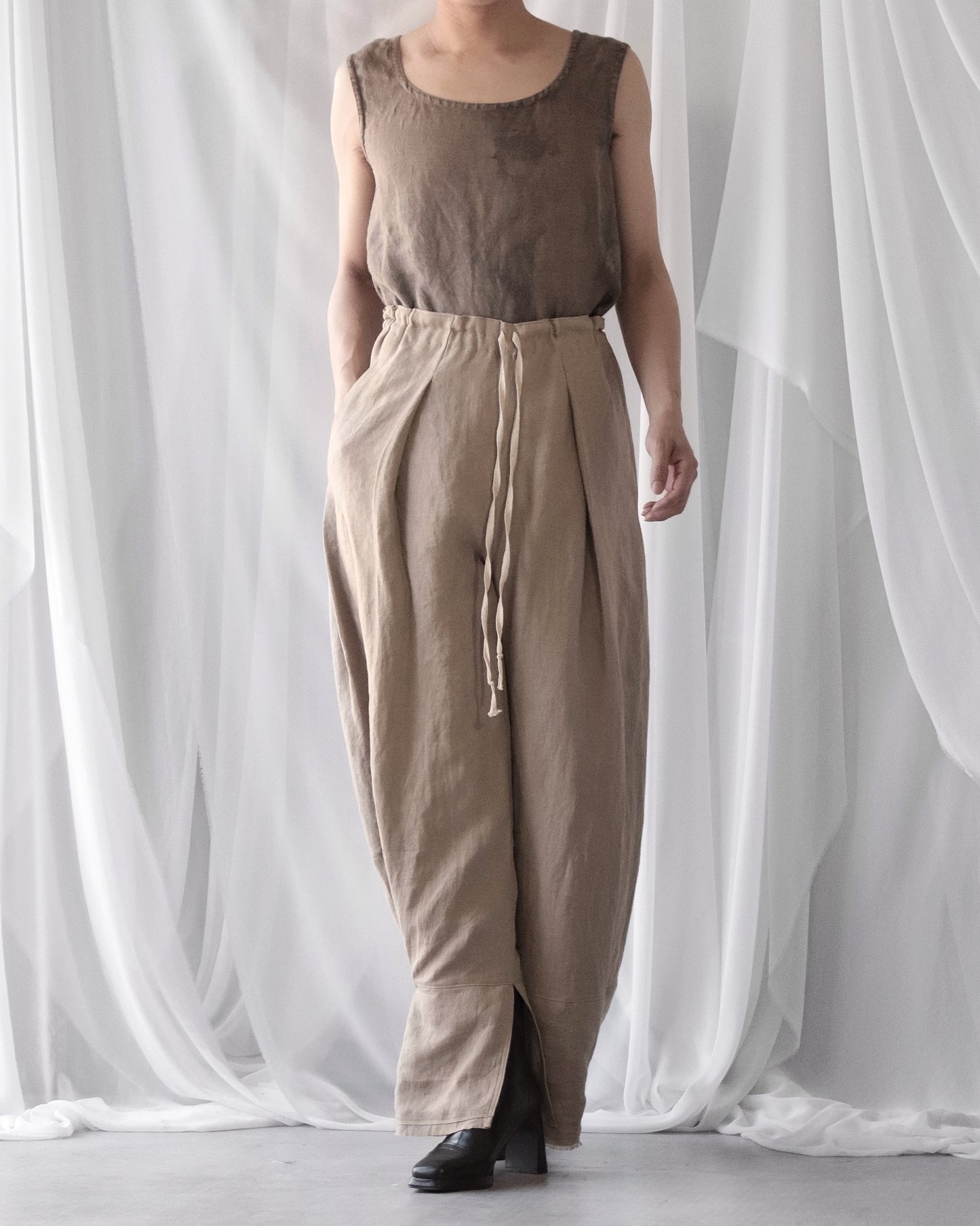 wide easy trousers