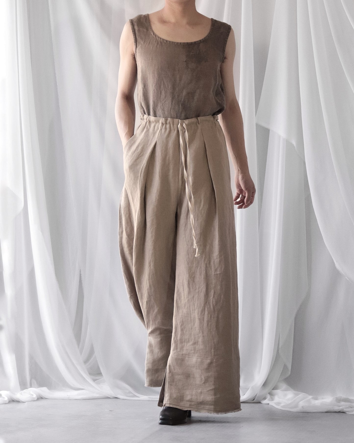 wide easy trousers