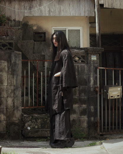 wide shoulder knee-length coat