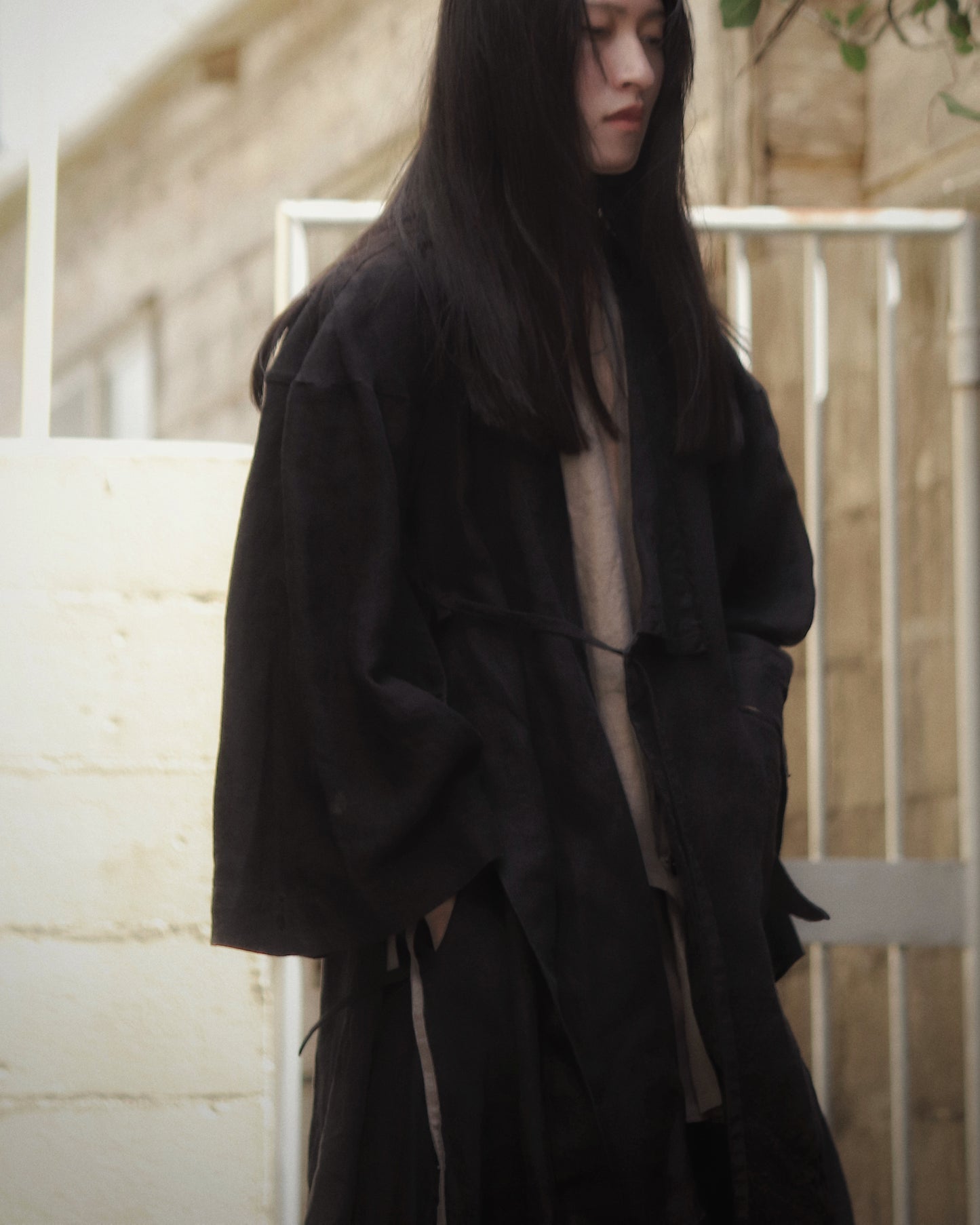 wide shoulder knee-length coat