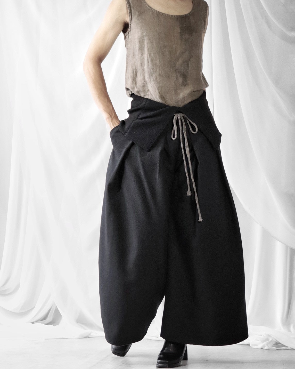 HARAMAKI trousers