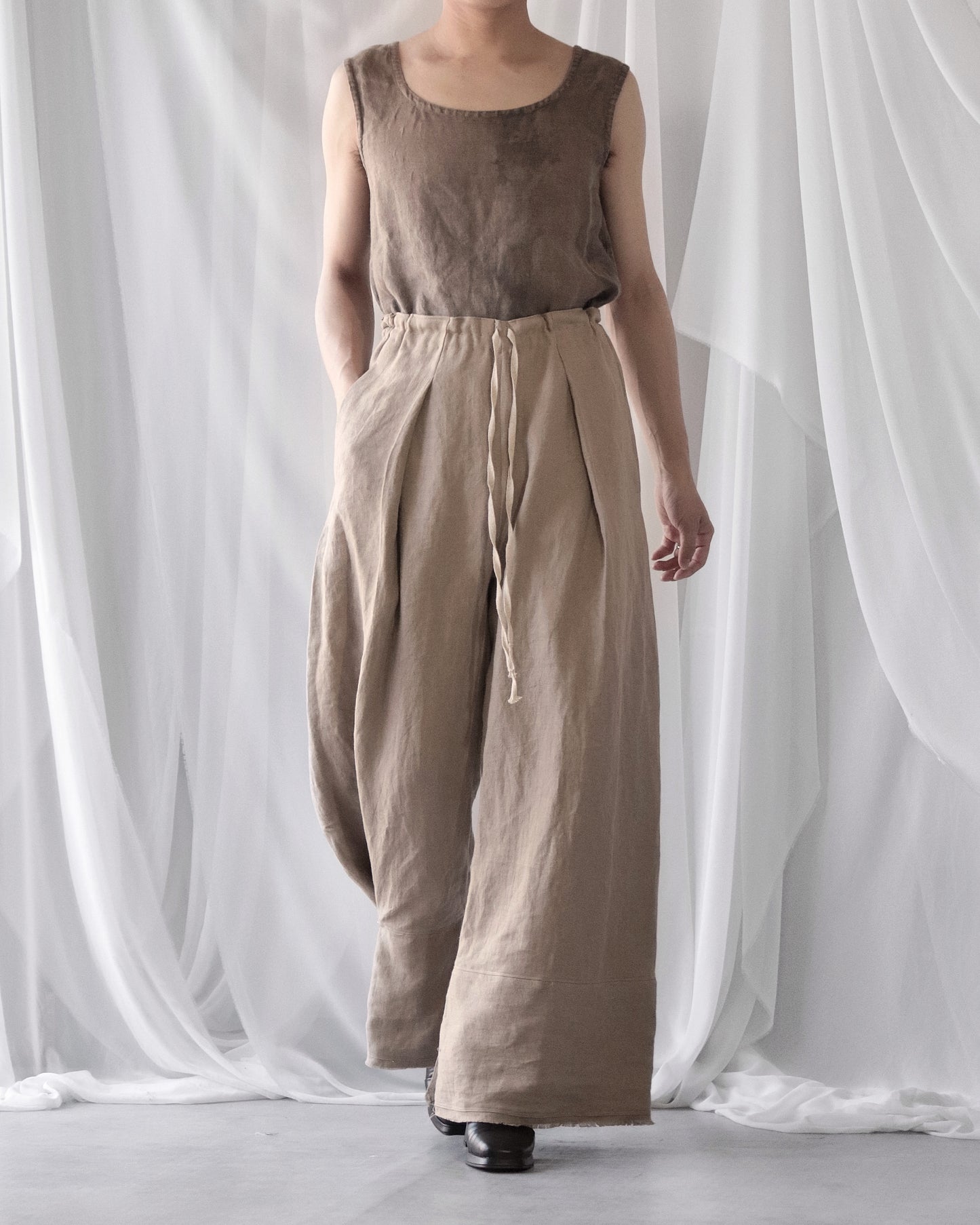 wide easy trousers