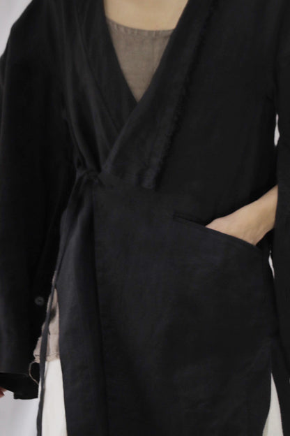 wide shoulder knee-length coat