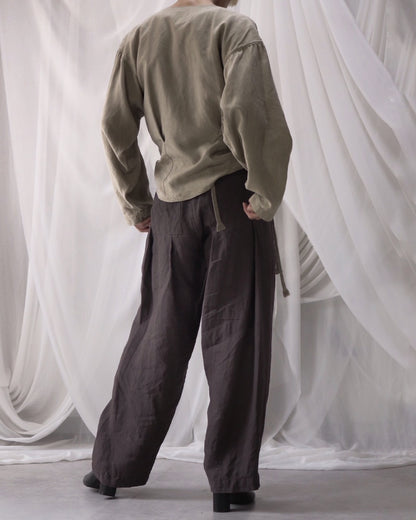 tuck tapered trousers