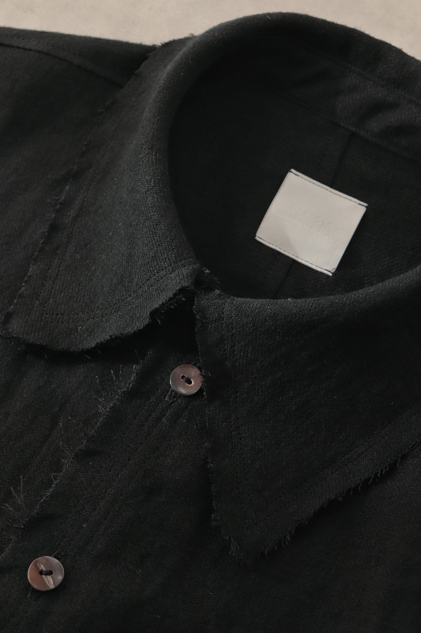 cut off flare sleeve shirt/black