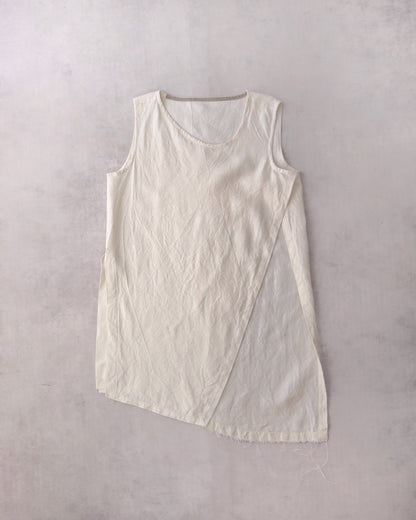 sleeveless slit shirt/white