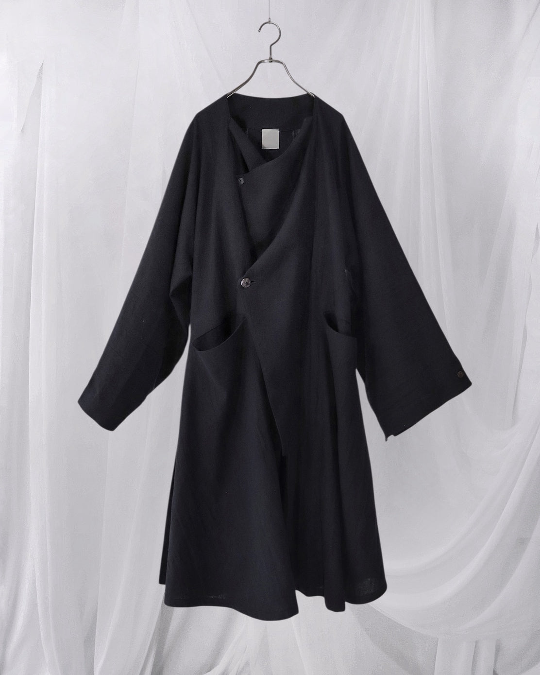 vestido de lino con cuello de tres vías