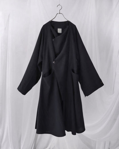 vestido de lino con cuello de tres vías