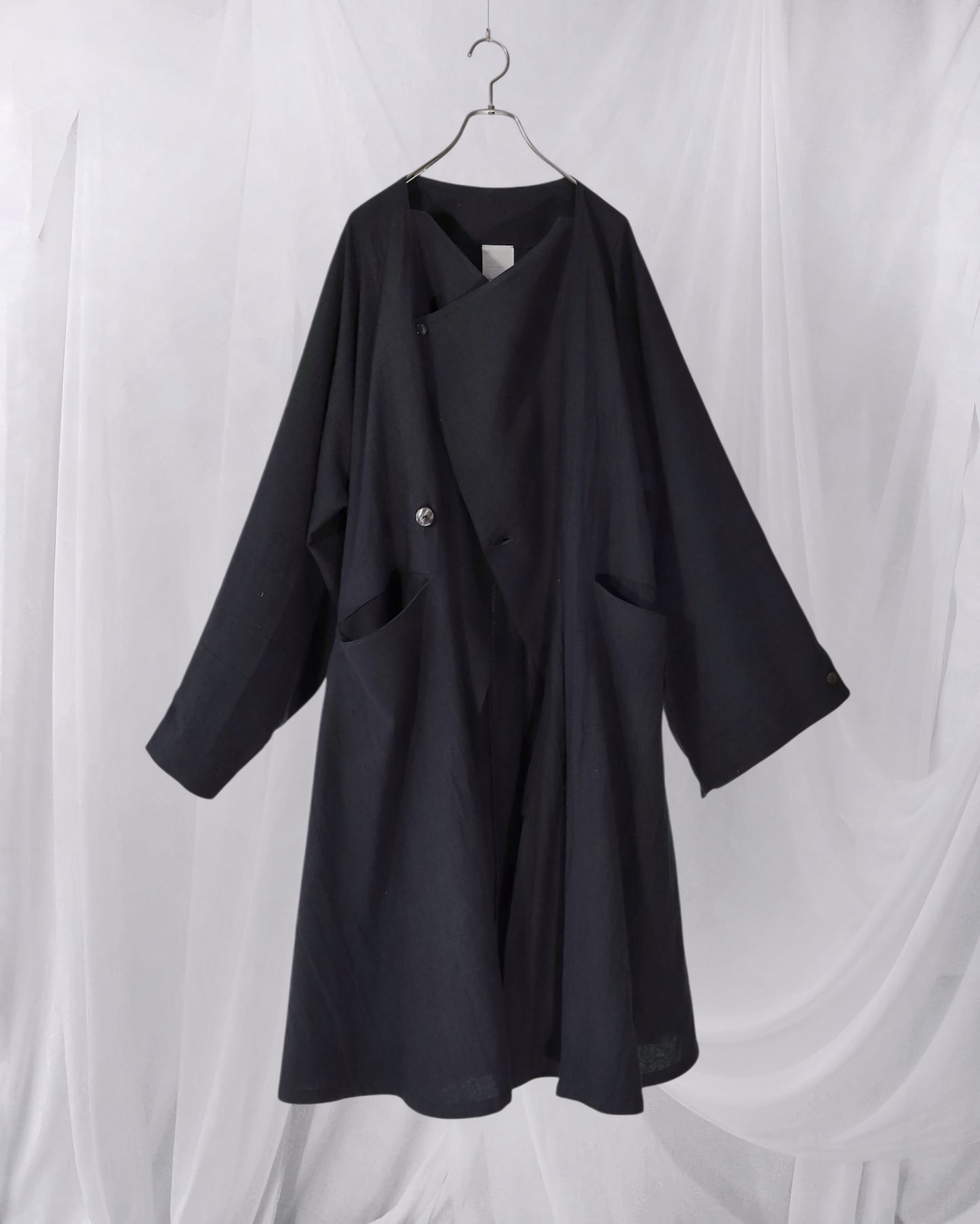 vestido de lino con cuello de tres vías