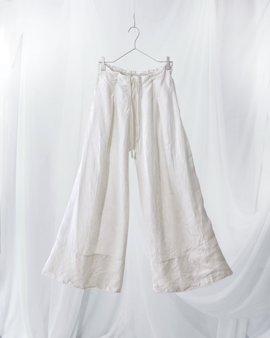 wide easy trousers
