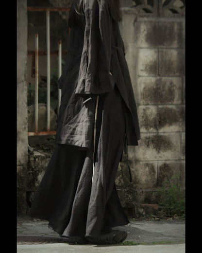 wide shoulder knee-length coat