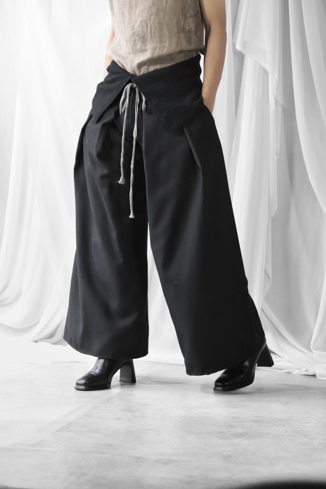HARAMAKI trousers