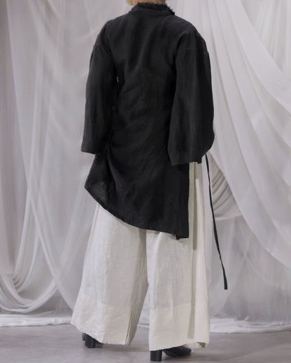 wide shoulder knee-length coat