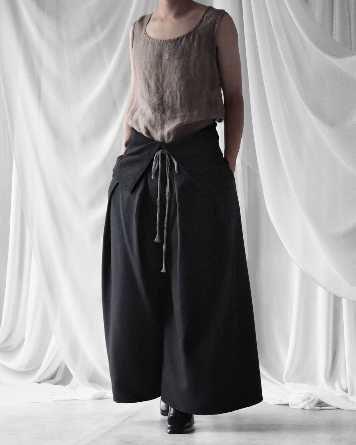 HARAMAKI trousers