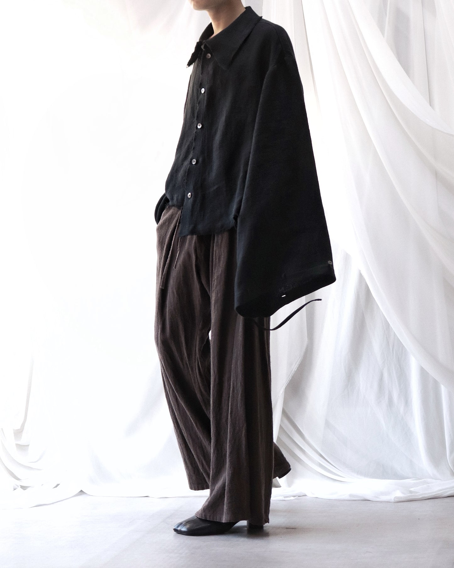 cut off flare sleeve shirt/black