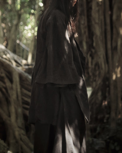 wide shoulder knee-length coat