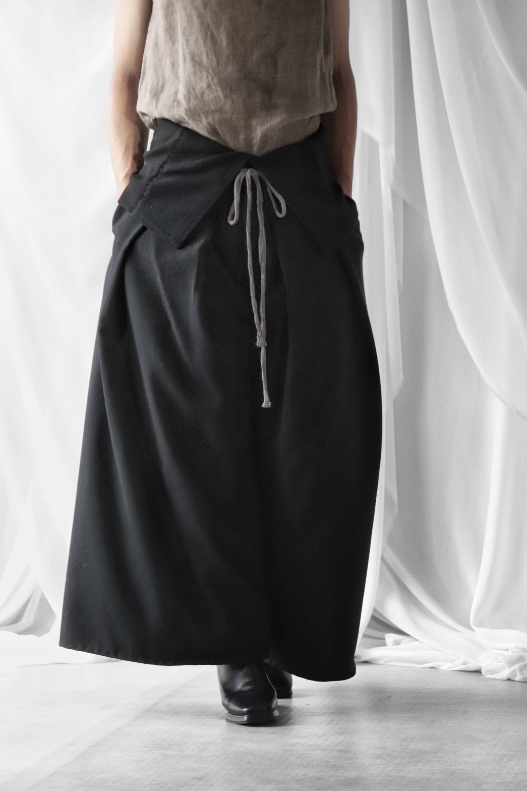 HARAMAKI trousers