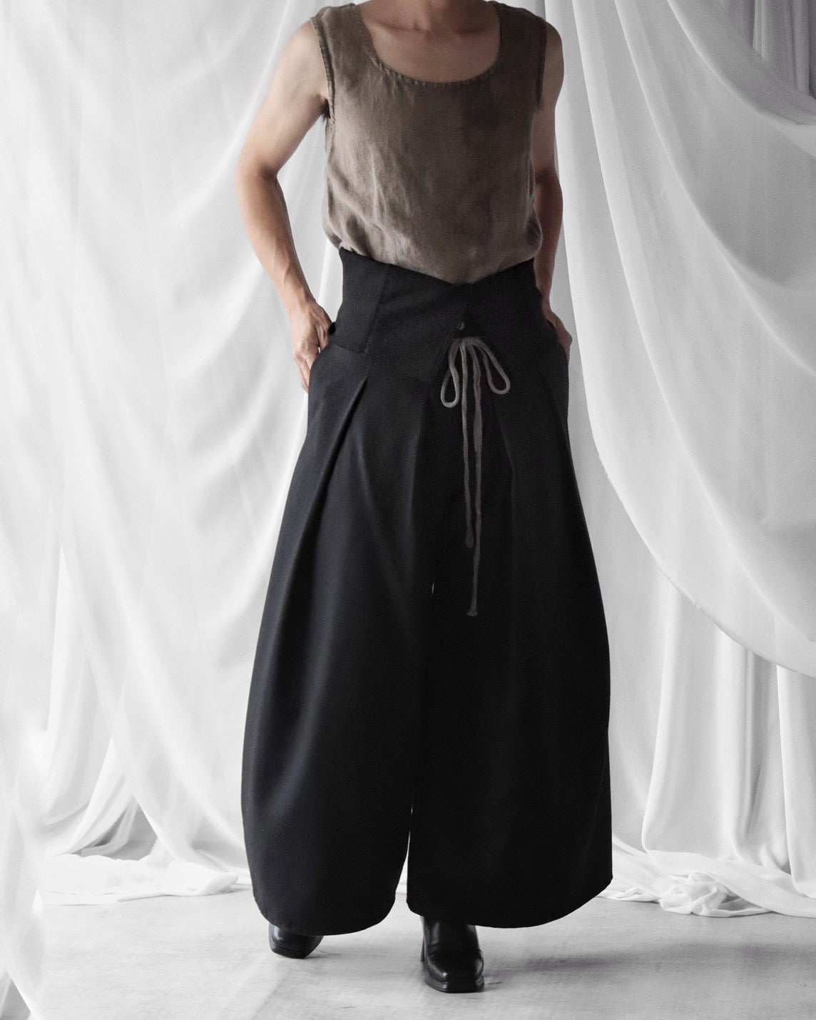 HARAMAKI trousers