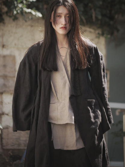 wide shoulder knee-length coat