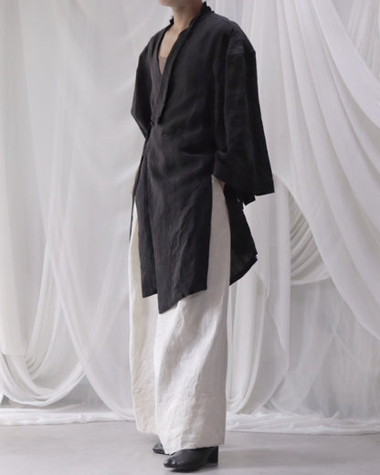 wide shoulder knee-length coat