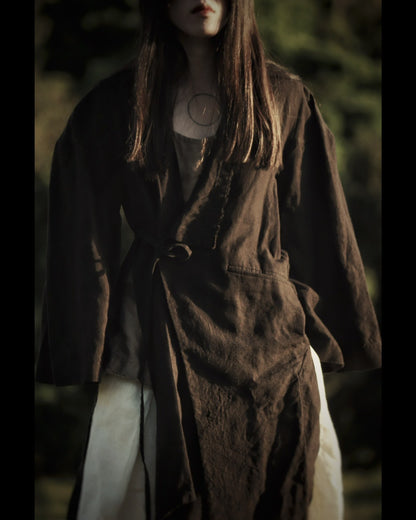 wide shoulder knee-length coat