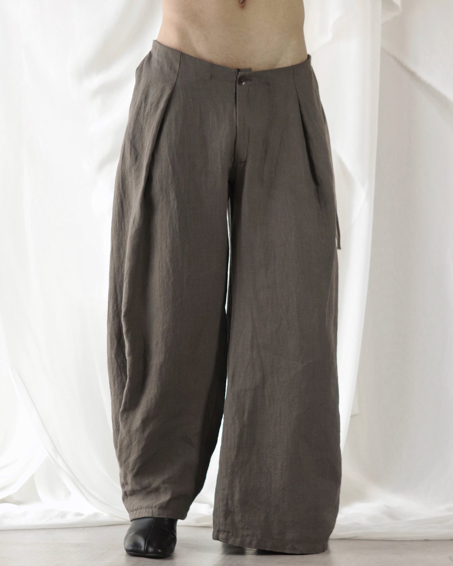 low-rise slacks