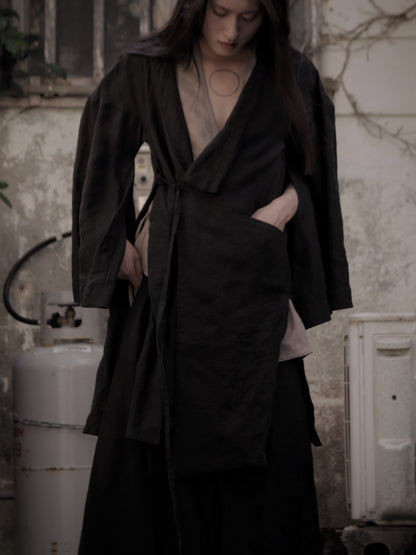 wide shoulder knee-length coat