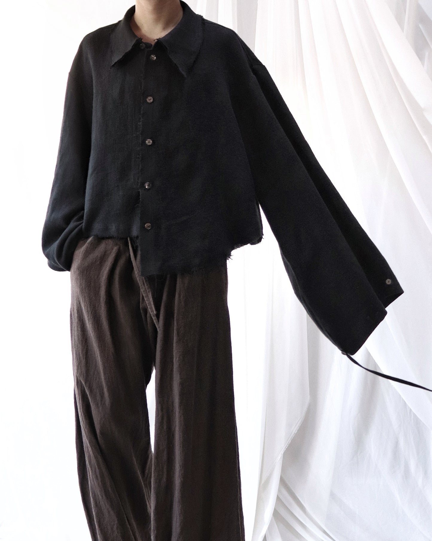 cut off flare sleeve shirt/black