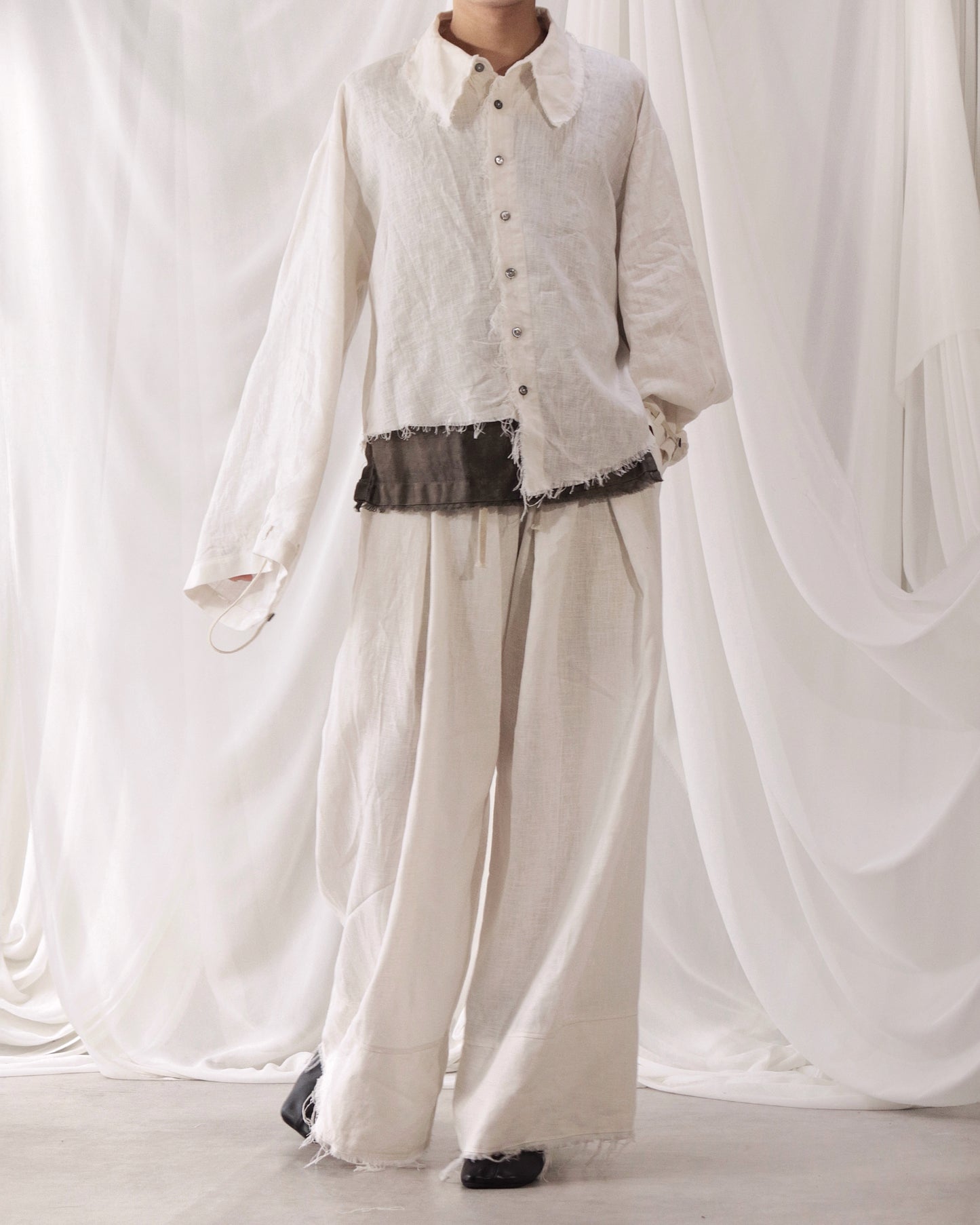 cut off flare sleeve shirt